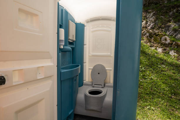 Portable Toilet Options We Offer in Seven Lakes, NC